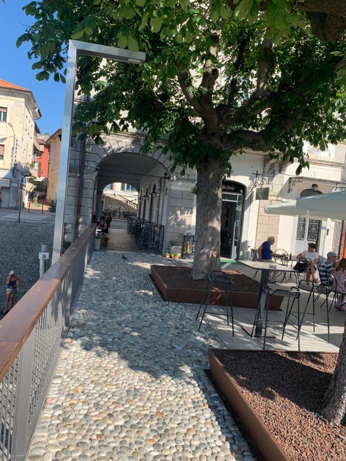 Palazzo Clerici Apartment Luino Bagian luar foto